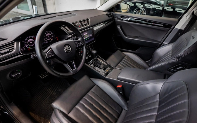 Skoda Superb cena 116500 przebieg: 117586, rok produkcji 2019 z Łódź małe 781